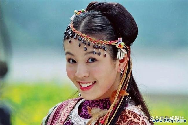 刘品言挺孕肚主握电影节 最强孕妈主握东说念主